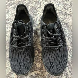 Women’s Allbird Tree Runners, size 8, navy blue